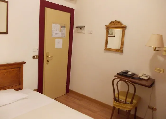 Al Castello فندق فيرونا