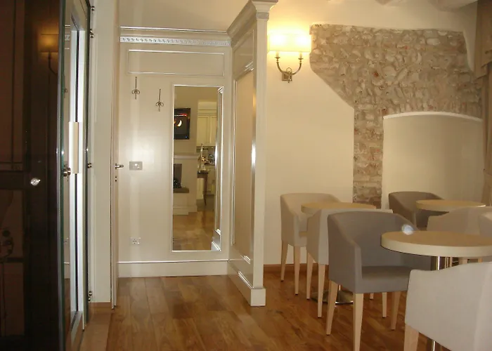 Al Castello فندق